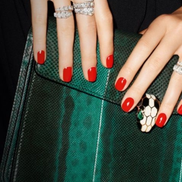 Meet your Posher, Vicky - Picture 2 of 2